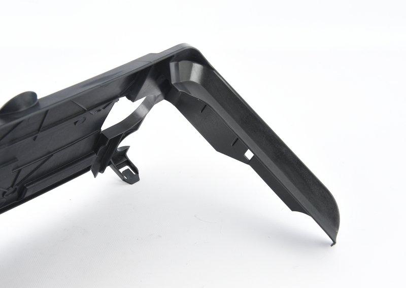 G30/G31/G32/G11/G14 Щиток радиатора нижний