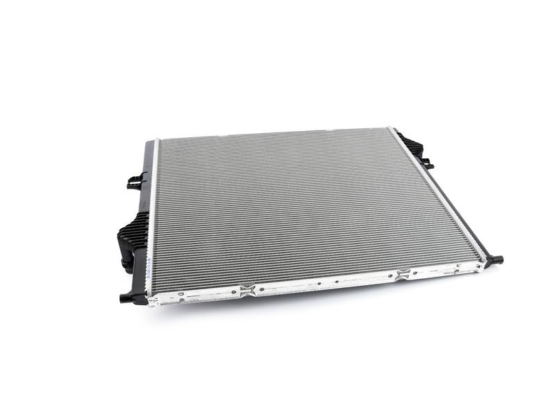 F20/F30 Радиатор