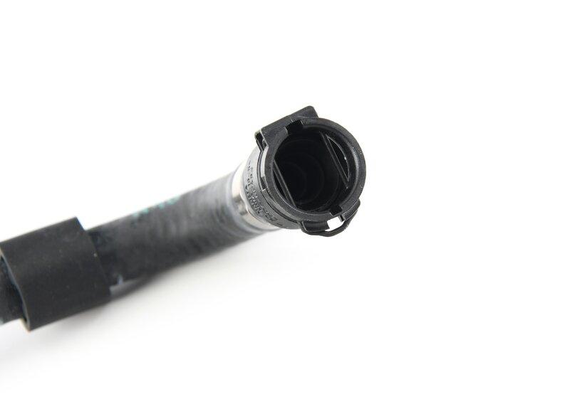 G30/G11/G12 Труба радиатор ОЖ-расширительный бачок