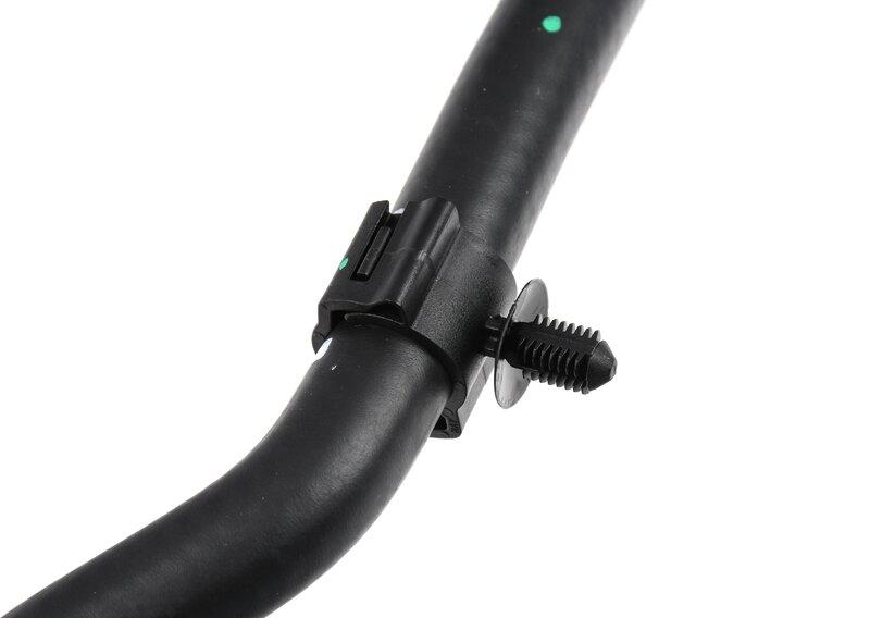 B58C шланг к расширительному бачку