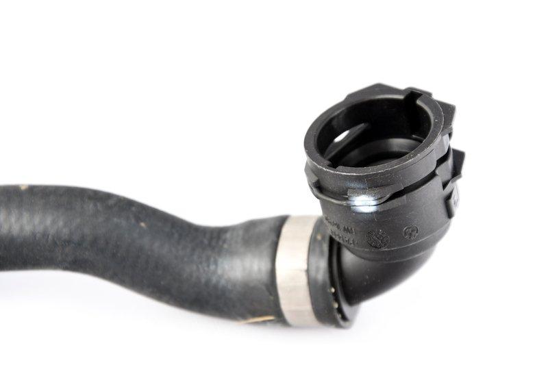 Патрубок системы охлаждения