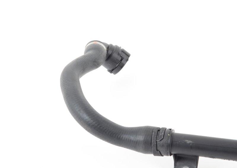 Патрубок системы охлаждения