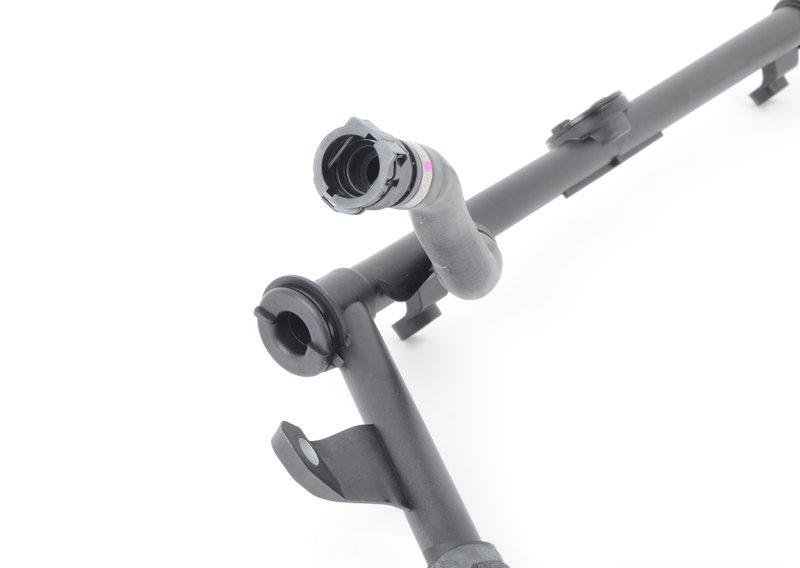 Патрубок системы охлаждения