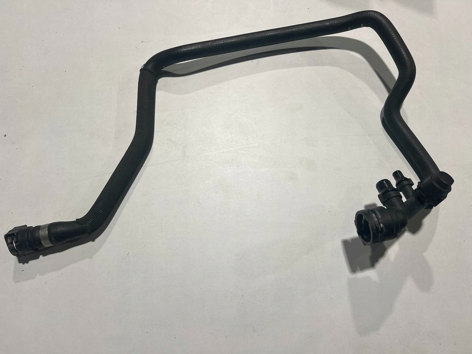 Шланг расширительный бачок G30 / G31 7 G11 / G12