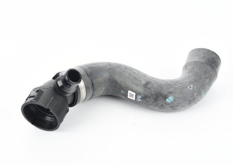 Шланг. радиатор двигатель