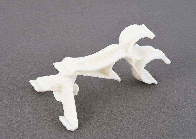 G30/G11/G12/F90/F91/F92 Кронштейн радиатора