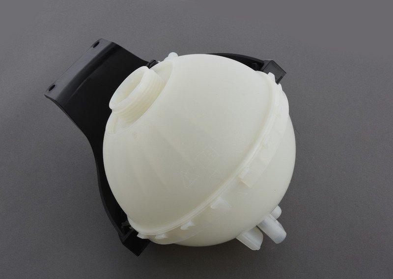 Бачок охлаждающей жидкости