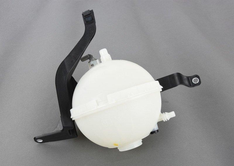 F07/F10 расширительный бачок