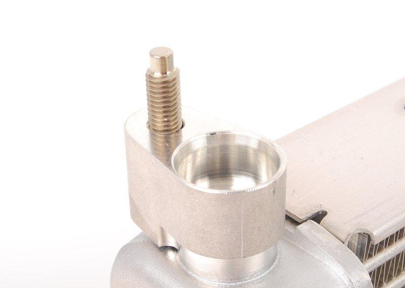 F10/F90 масляный радиатор