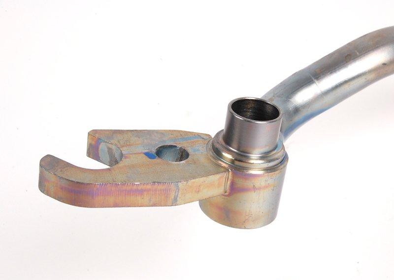 Отводящ.трубопр.радиат.охл.масла в двиг