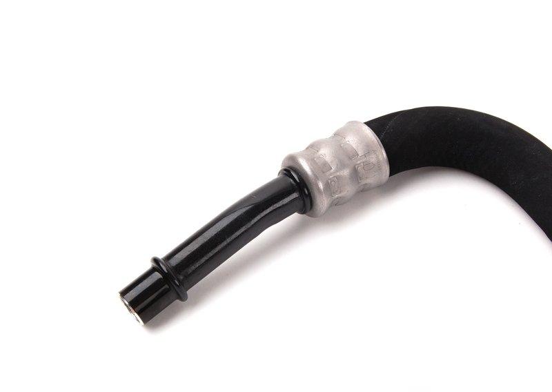 Отводящ.трубопр.радиат.охл.масла в двиг