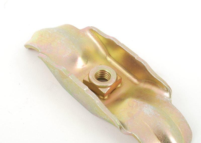 Хомут крепления трубки