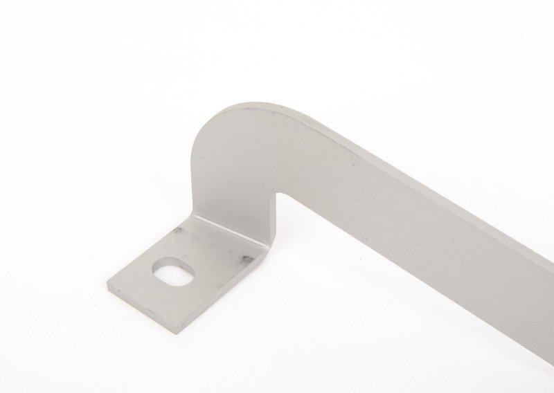 Удерживающая скоба