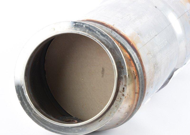 RP катализатор рядом с двигателем