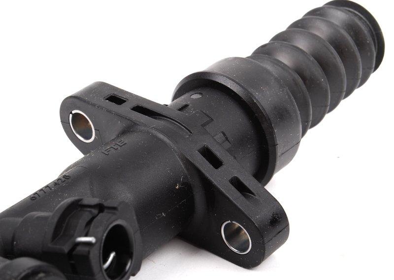 Исполнительный цилиндр привода сцепления