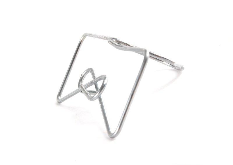 Скоба крепления пружины