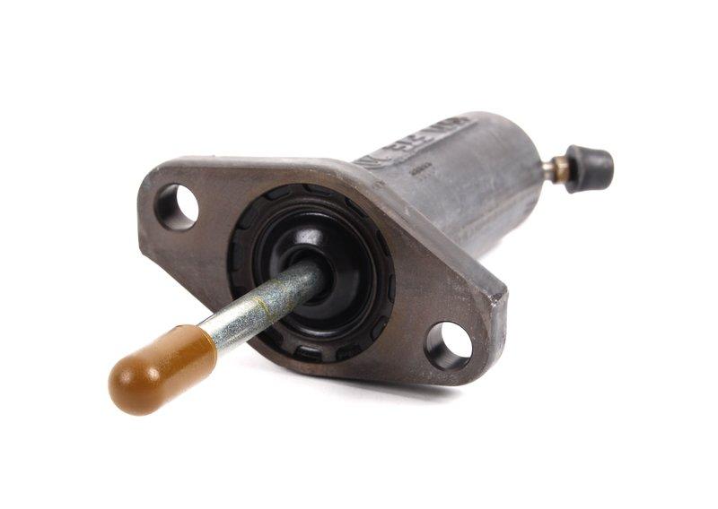 Исполнительный цилиндр привода сцепления