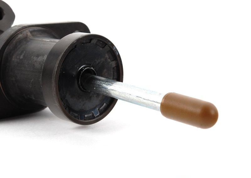 Исполнительный цилиндр привода сцепления