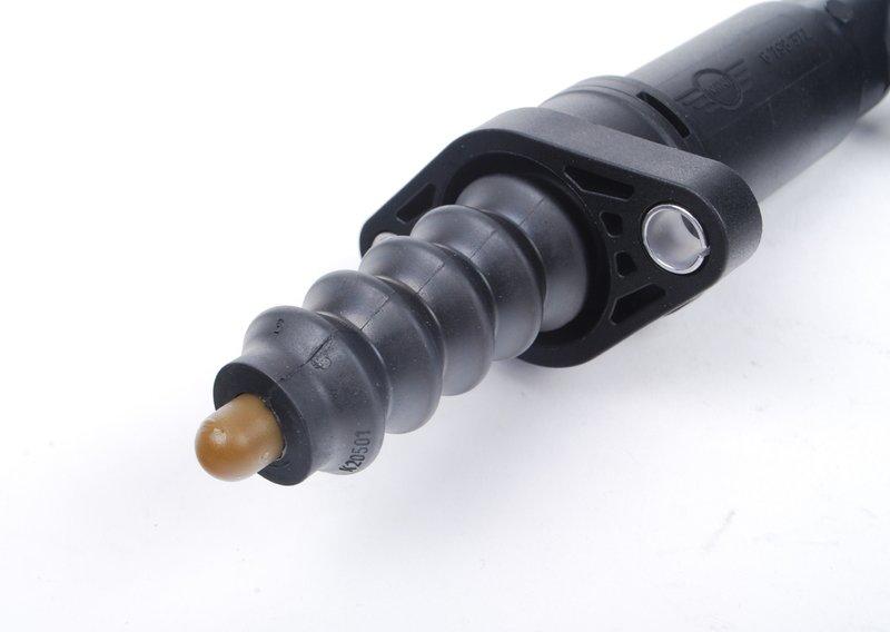 Исполнительный цилиндр привода сцепления