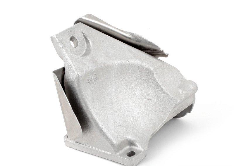 Несущий кронштейн двигателя Л