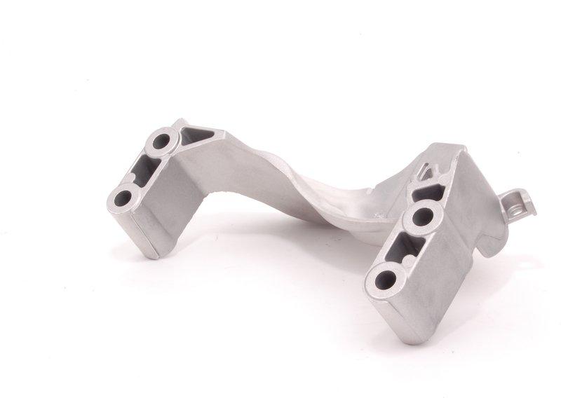 Несущий кронштейн двигателя