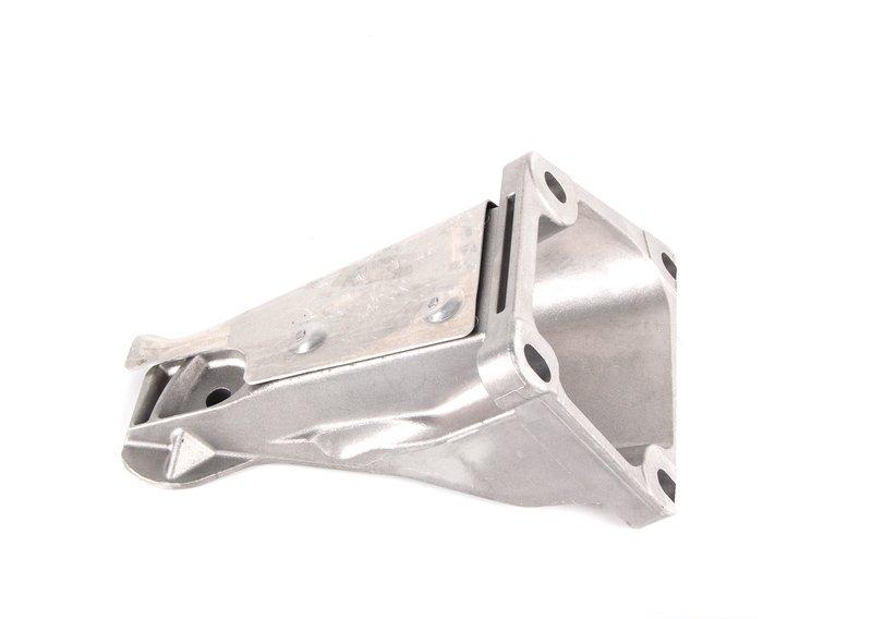 Несущий кронштейн двигателя П