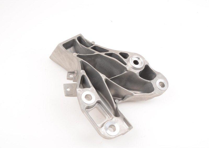 Несущий кронштейн двигателя Л