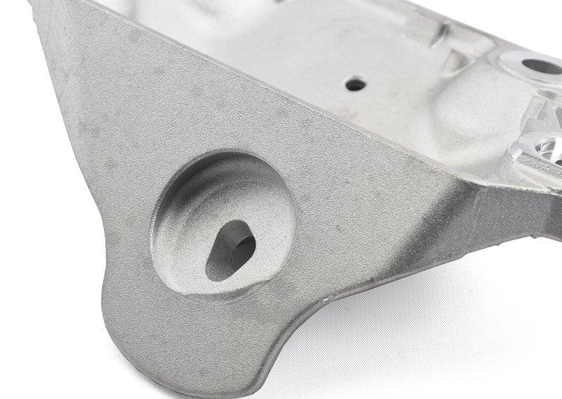 Несущий кронштейн двигателя Л