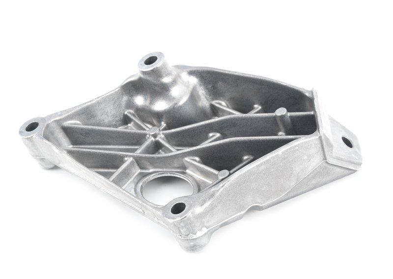 Несущий кронштейн двигателя Л