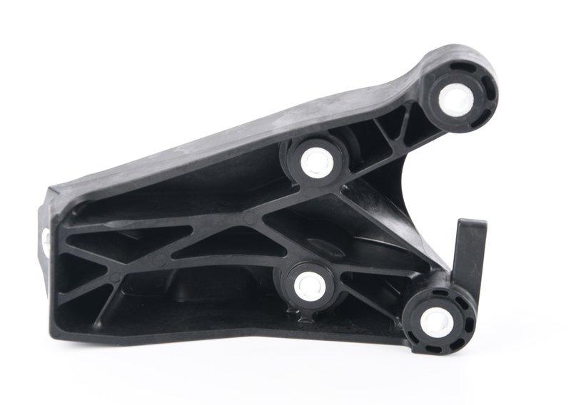 Несущий кронштейн двигателя Л