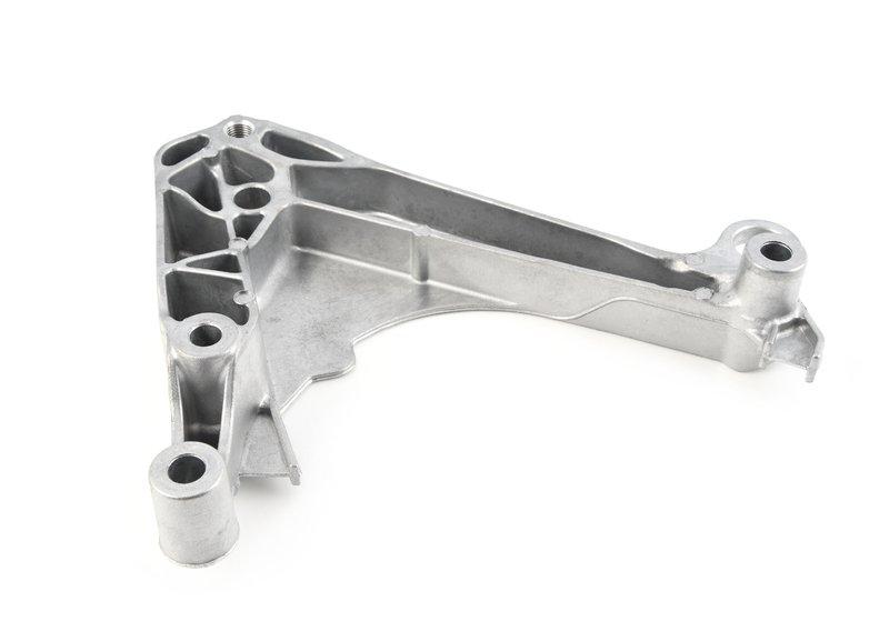 Несущий кронштейн электромашины