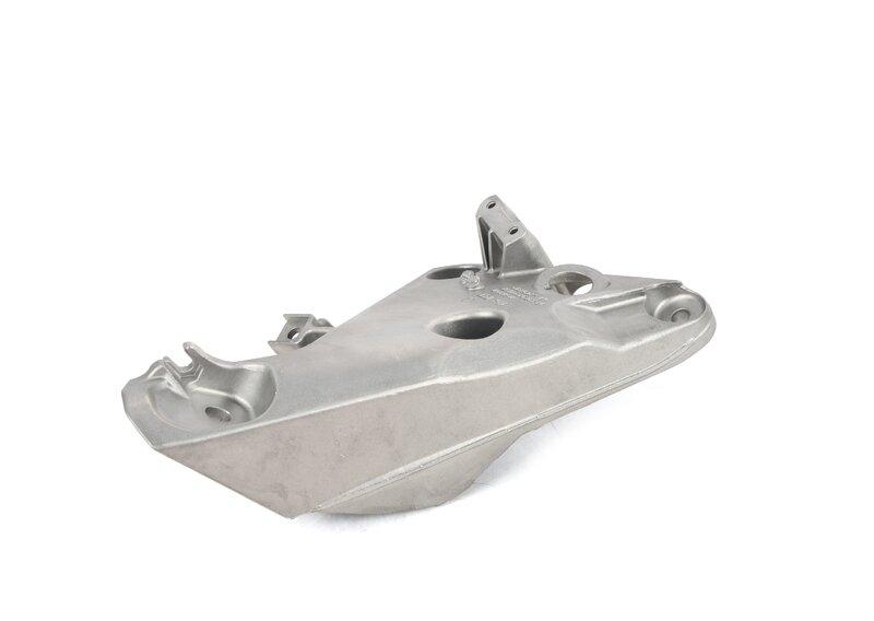 Несущий кронштейн двигателя Л