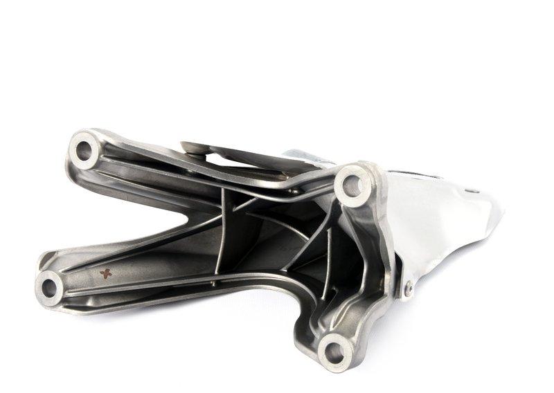 Несущий кронштейн двигателя П