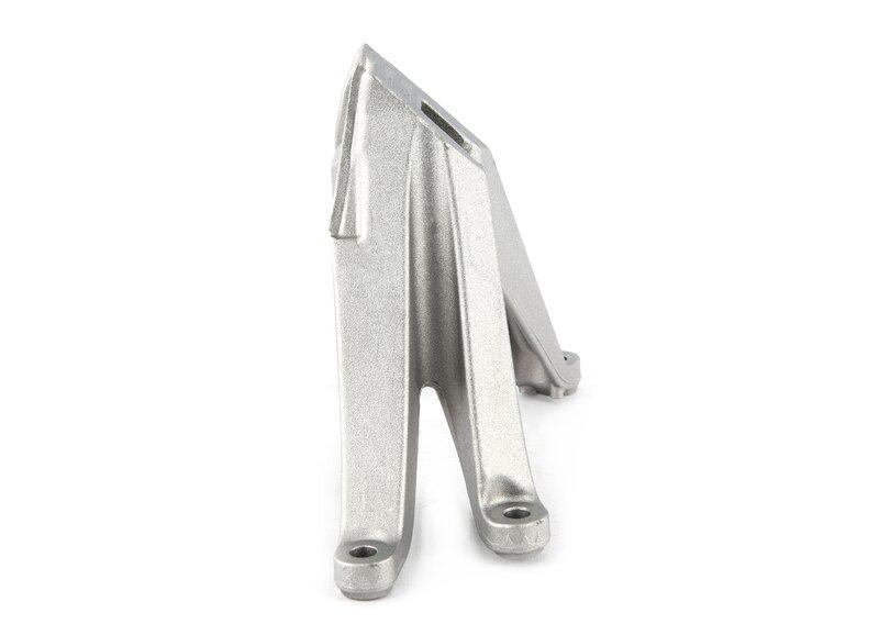 Несущий кронштейн двигателя Л