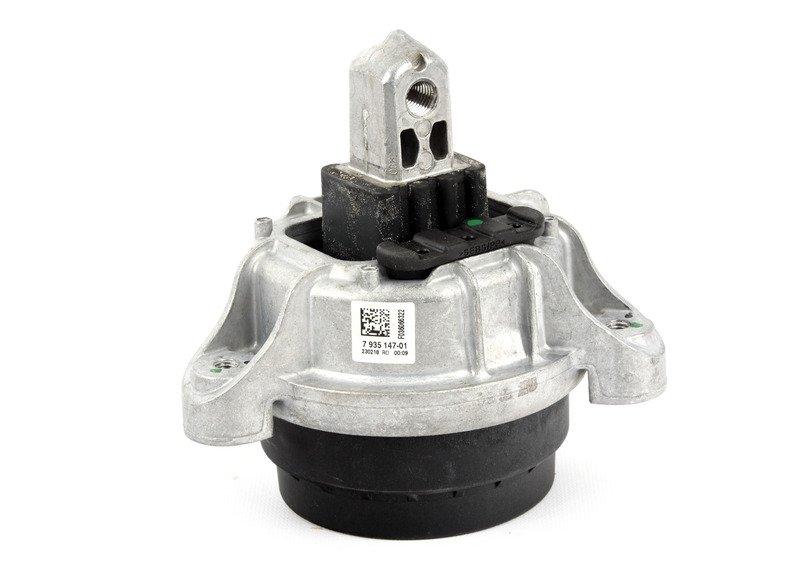 F10 528i опора двигателя левая