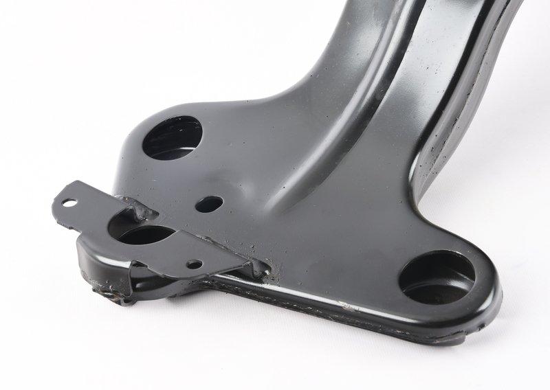 Опорная балка коробки передач