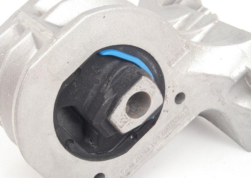 Опорный кронштейн КПП с резинов.подушкой