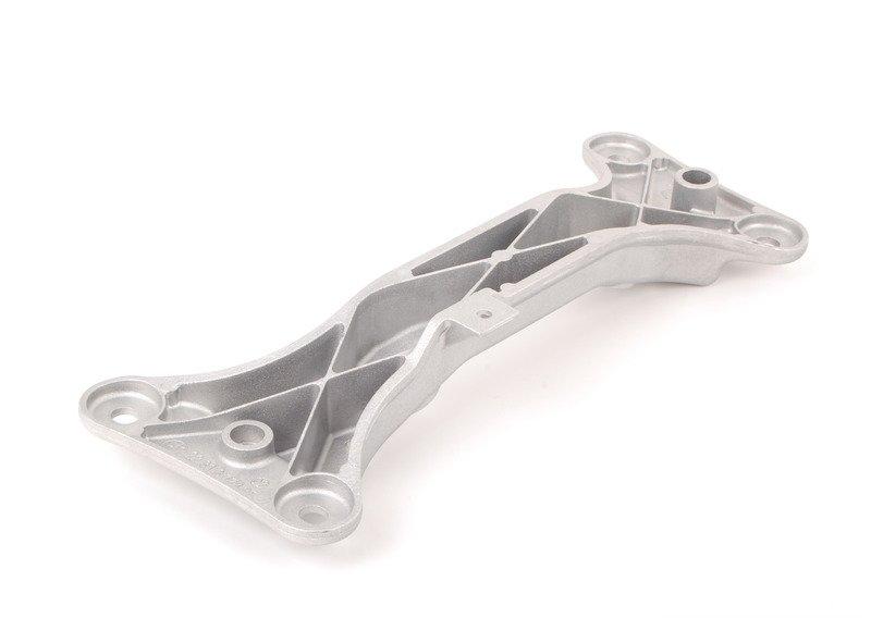 E9x/E8x Опорная балка коробки передач