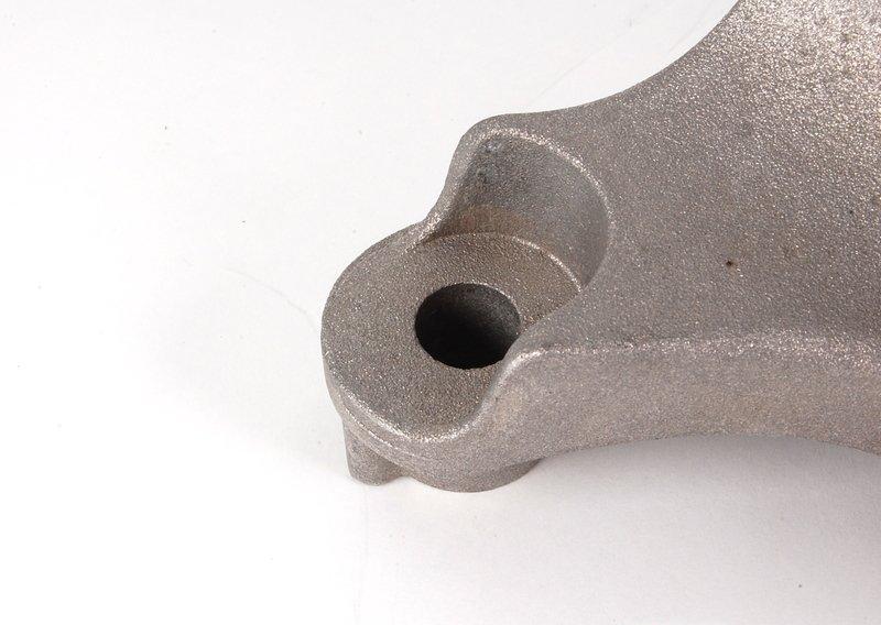 Опорный кронштейн коробки передач