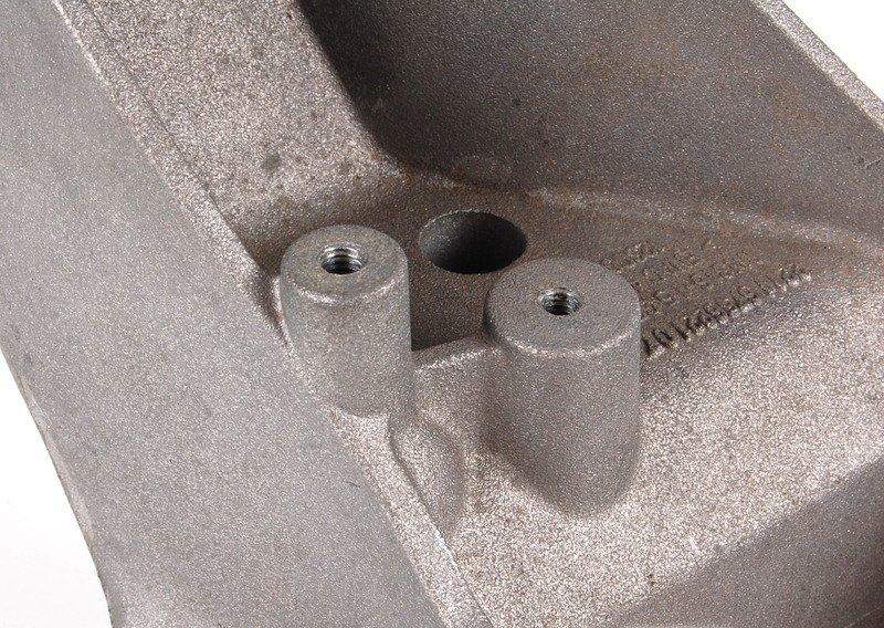 Опорный кронштейн коробки передач