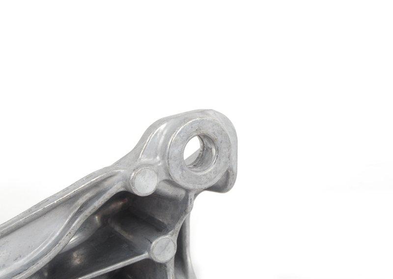 Несущий кронштейн КПП