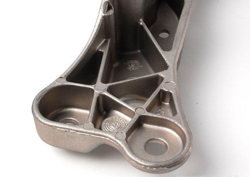 Опорная балка коробки передач