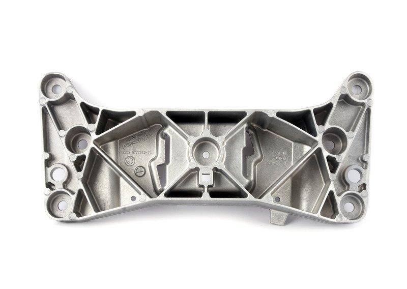 Опорная балка коробки передач