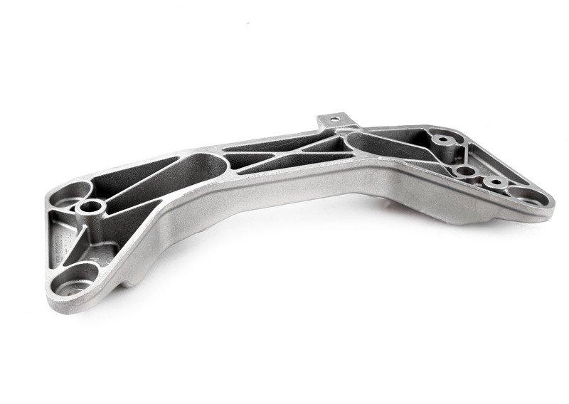 Опорная балка коробки передач