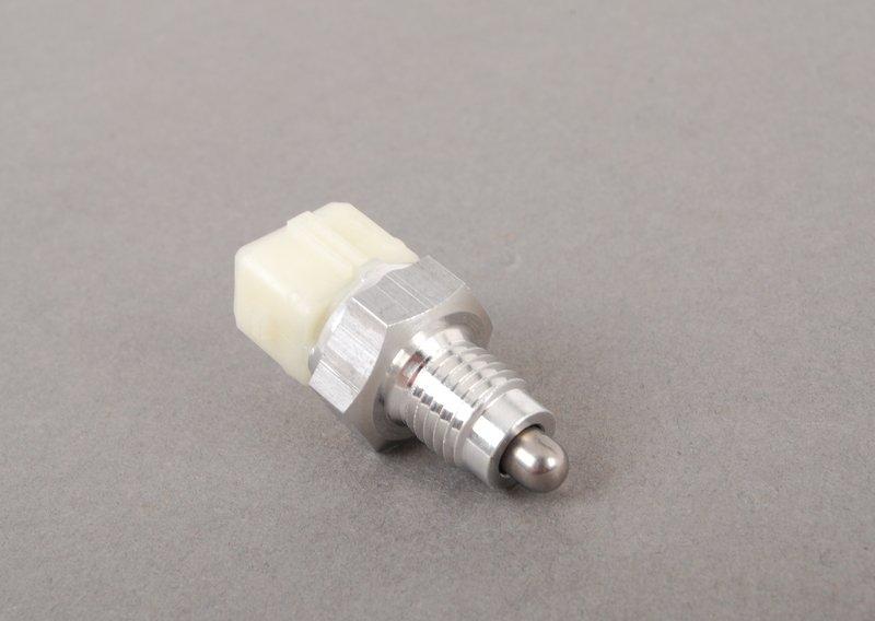 Выключатель фонарей заднего хода