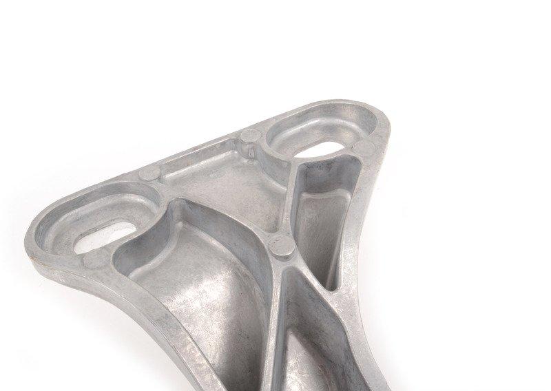 Поперечина рамы