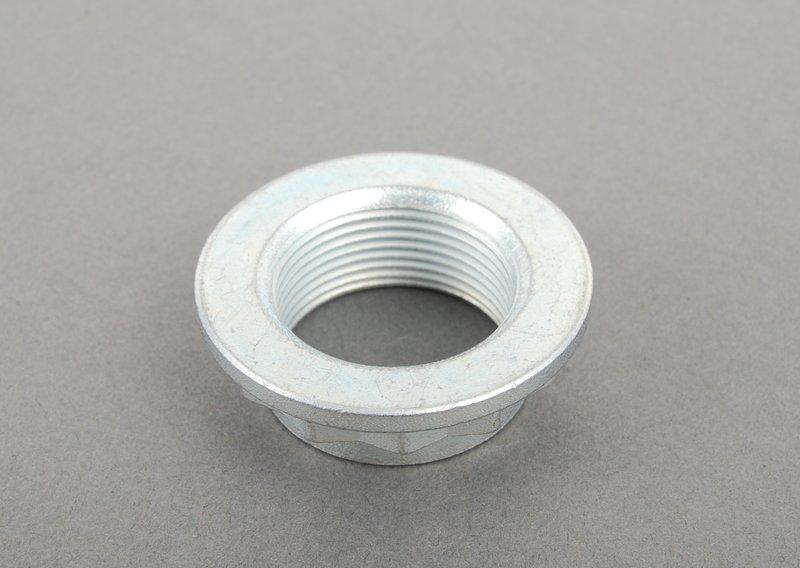 Гайка с буртиком