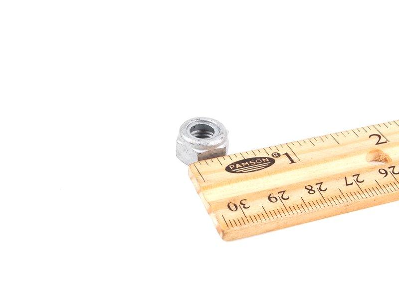 Гайка шестигранная самоконтрящаяся