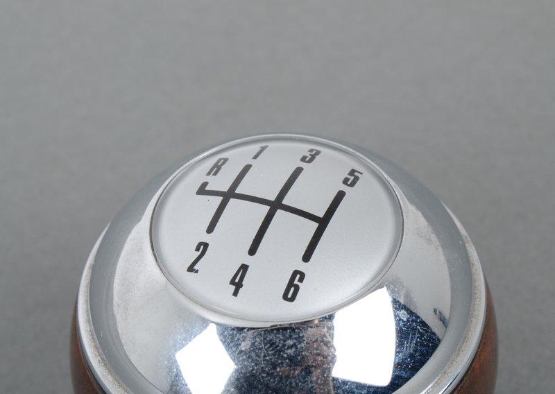 Головка рычага ПП дер./хром/6-ст.КПП