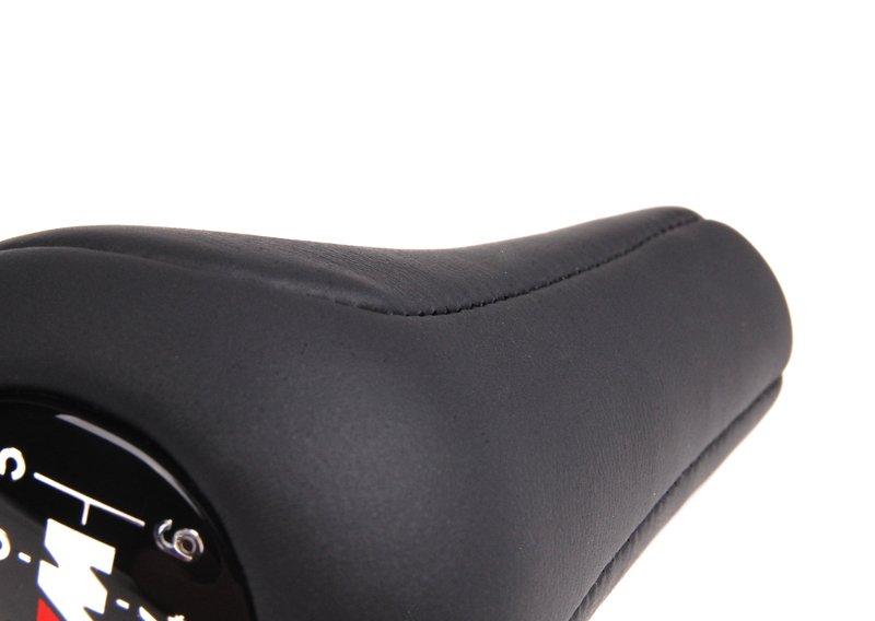 Головка рычага ПП кожа/эмблема M/6-ст.